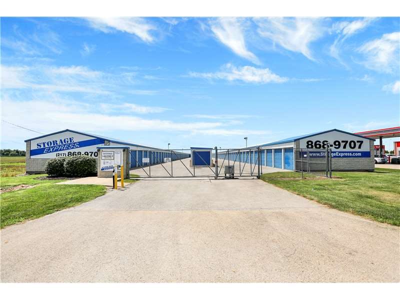 Extra Space Storage facility on 16689 N 1000th St - Effingham, IL