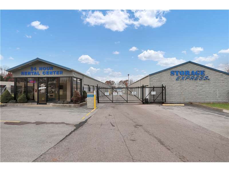 Extra Space Storage facility on 4360 E State St - Columbus, IN