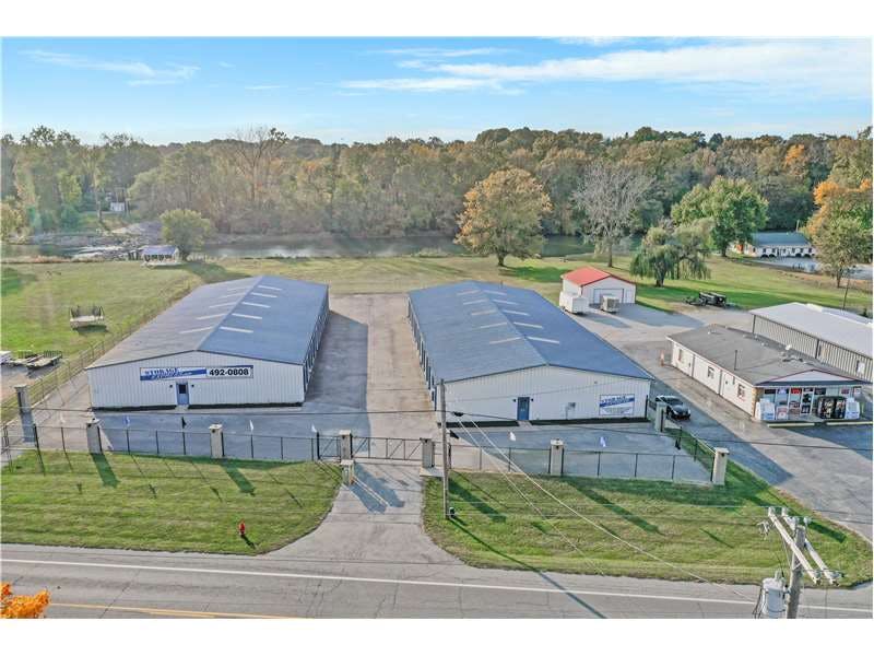 Extra Space Storage facility on 999 Riverside Dr - Sidney, OH