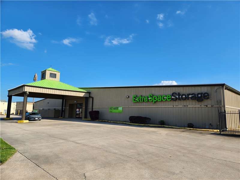 Extra Space Storage facility on 5250 FM 1960 Rd E - Humble, TX