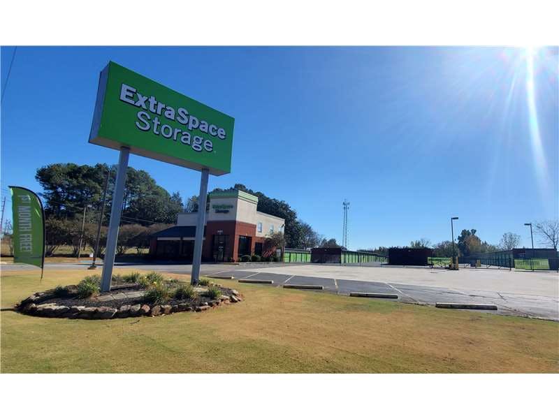 Extra Space Storage facility on 7015 Highway 72 W - Huntsville, AL