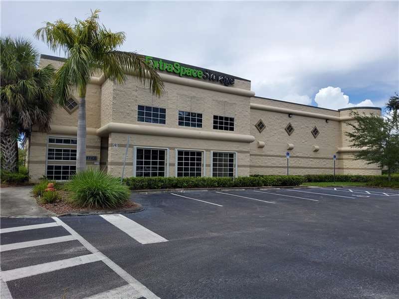 Extra Space Storage facility on 7411 S Military Trl - Lake Worth, FL