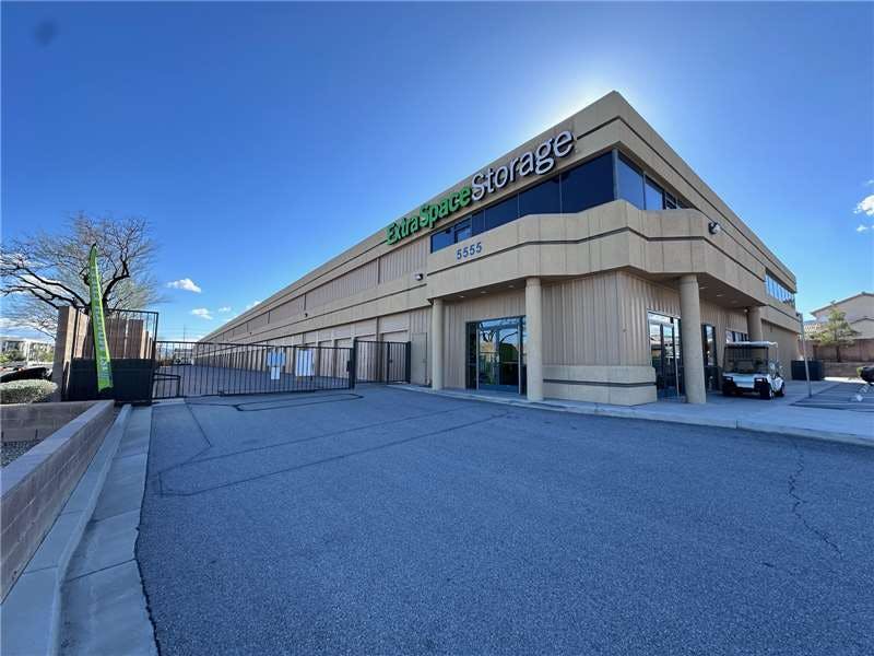 Extra Space Storage facility on 5555 S Fort Apache Rd - Las Vegas, NV