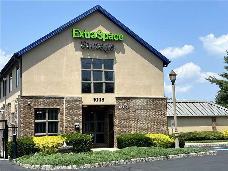 Extra Space Storage facility on 1098 Route 130 - Robbinsville, NJ