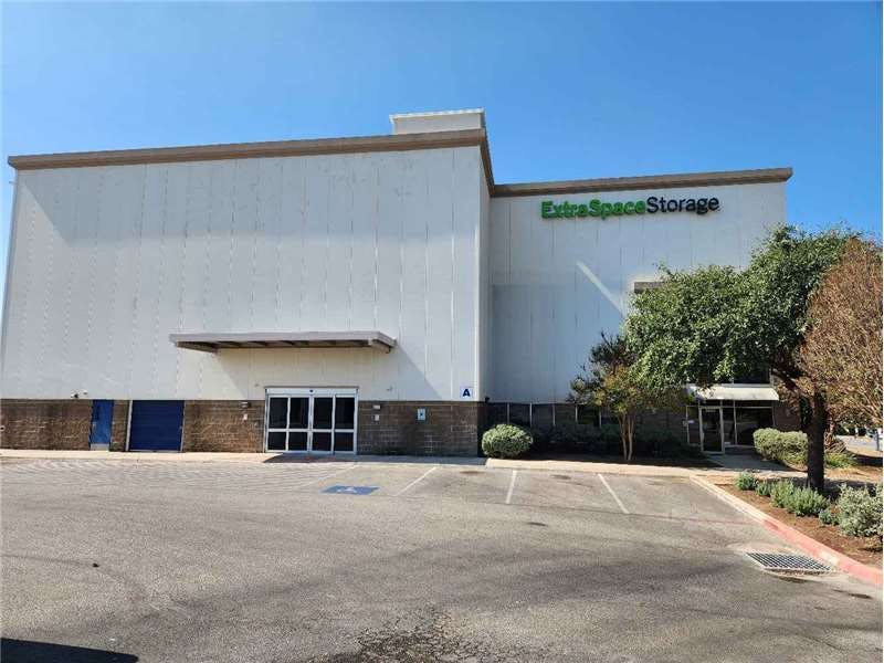 Extra Space Storage facility on 3602 Wurzbach Rd - San Antonio, TX