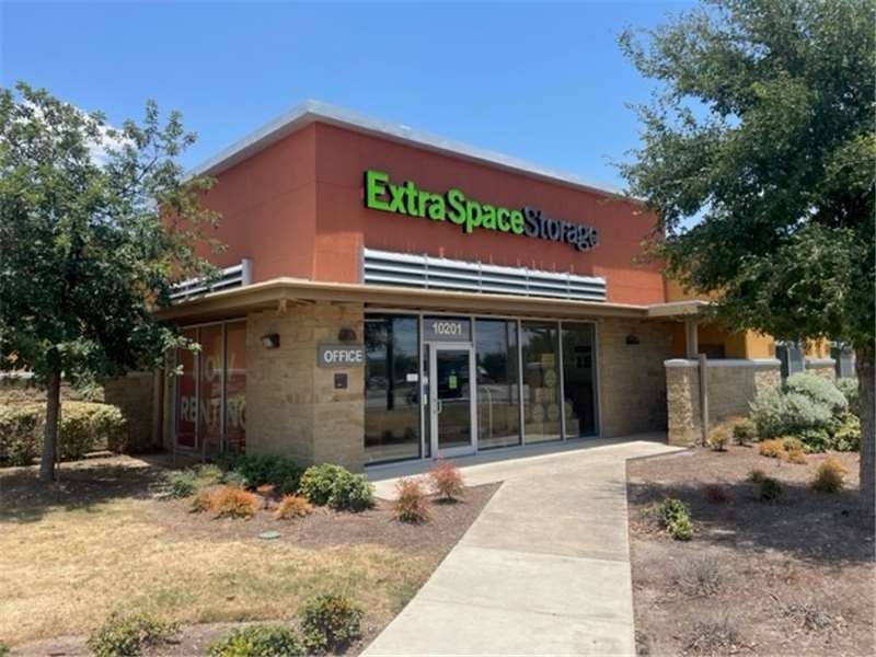 Extra Space Storage facility on 10201 E Crystal Falls Pkwy - Leander, TX