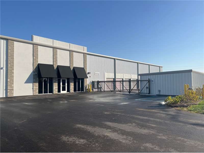 Extra Space Storage facility on 8840 E 42nd St - Indianapolis, IN