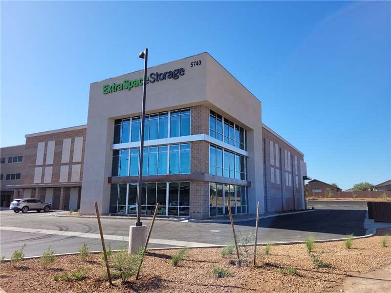 Extra Space Storage facility on 5740 W Cortaro Farms Rd - Tucson, AZ
