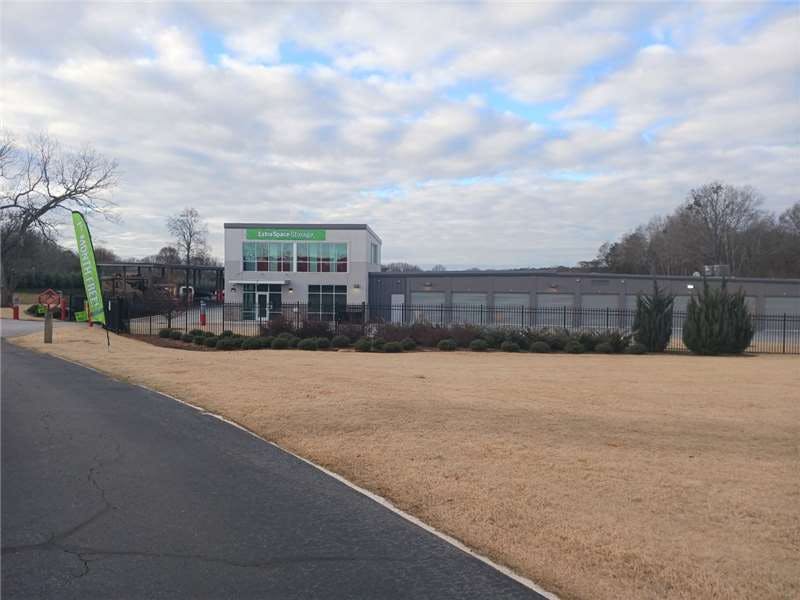 Extra Space Storage facility on 112 McCullugh Rd - Boiling Springs, SC