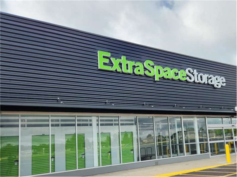 Extra Space Storage facility on 360 W National Rd - Englewood, OH