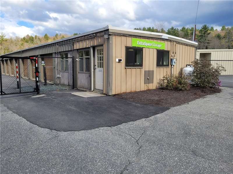 Extra Space Storage facility on 1000 Route 11 - Sunapee, NH