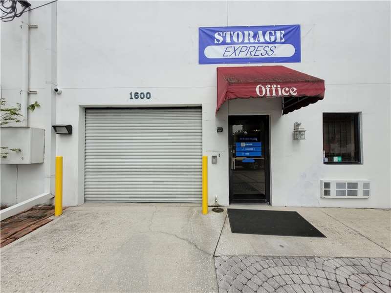 Extra Space Storage facility on 1600 W Platt St - Tampa, FL