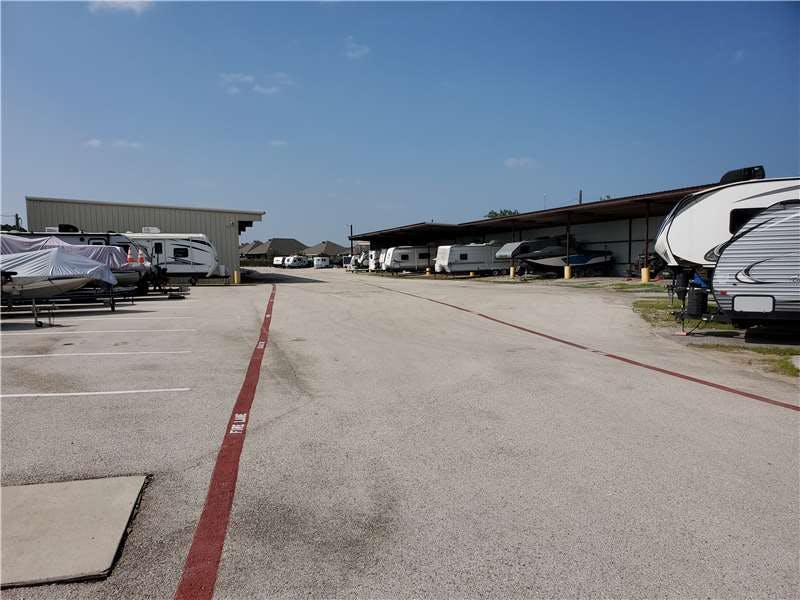Extra Space Storage facility on 6770 Victoria Ave - College Station, TX
