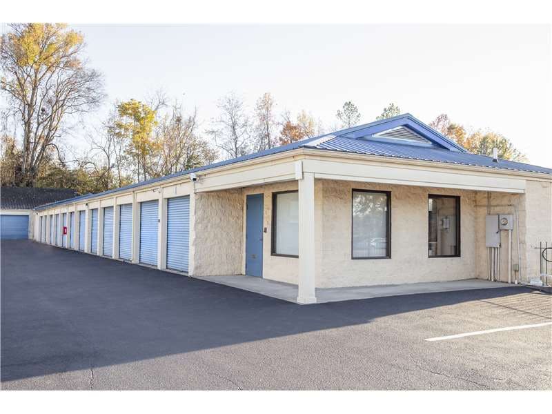 Extra Space Storage facility on 10638 Deerbrook Dr - Knoxville, TN
