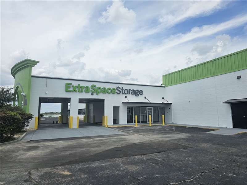 Extra Space Storage facility on 3425 Lake Alfred Rd - Winter Haven, FL