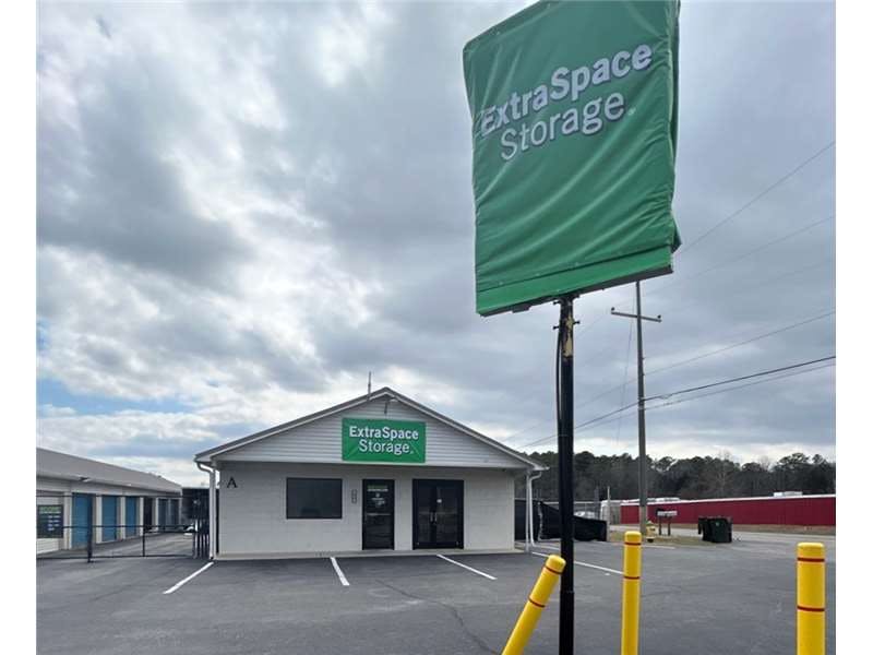 Extra Space Storage facility on 850 Winchester Rd NE - Huntsville, AL