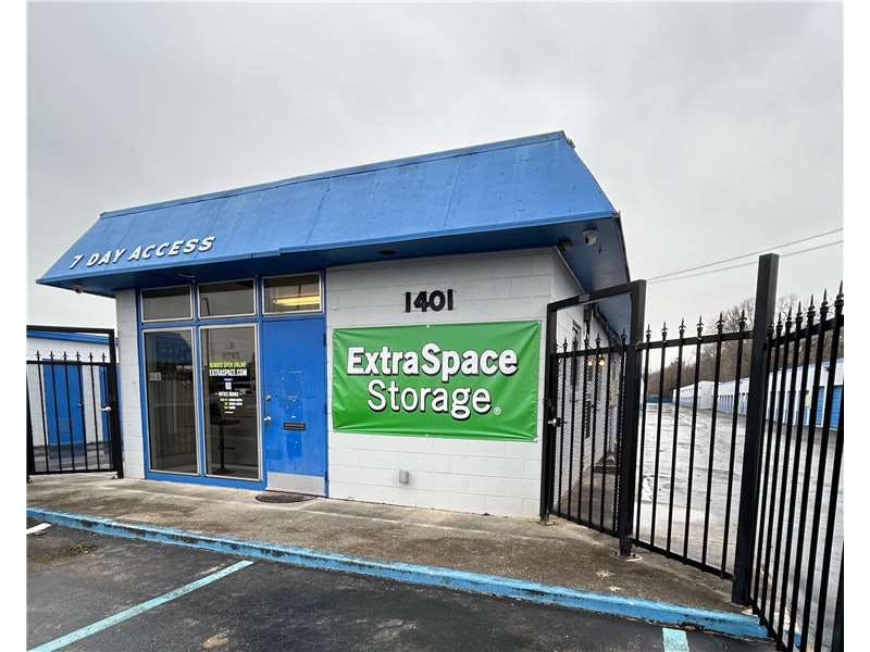 Extra Space Storage facility on 1401 Jordan Ln NW - Huntsville, AL