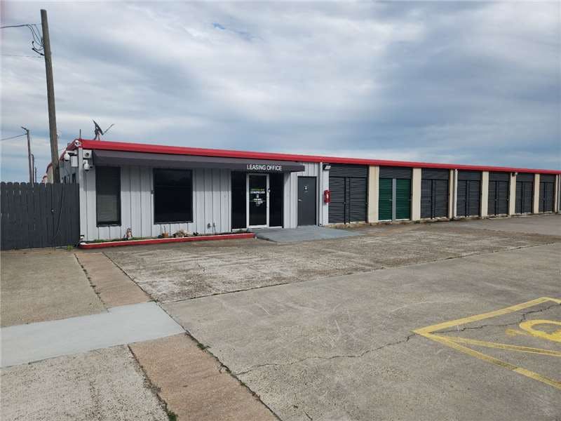 Extra Space Storage facility on 2502 Bay St N - Texas City, TX