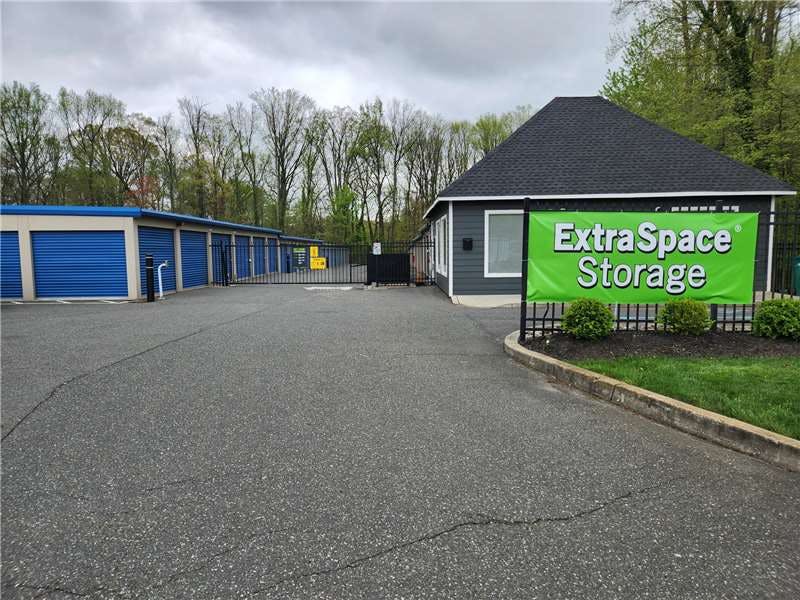 Extra Space Storage facility on 318 Glassboro Rd - Woodbury Heights, NJ