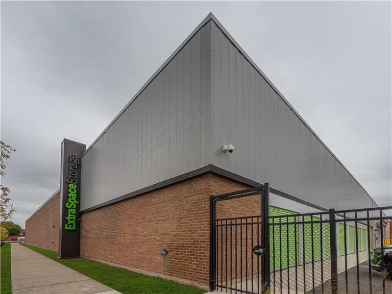 Extra Space Storage facility on 57 W 85th St - Chicago, IL