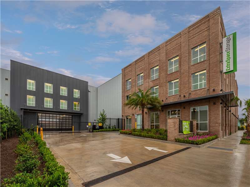 Extra Space Storage facility on 4866 Tchoupitoulas St - New Orleans, LA