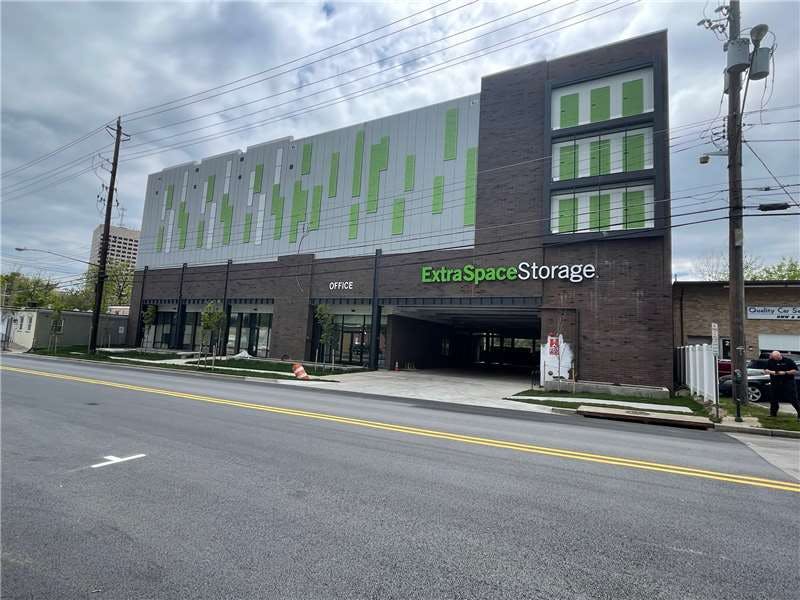 Extra Space Storage facility on 204 N Stonestreet Ave - Rockville, MD