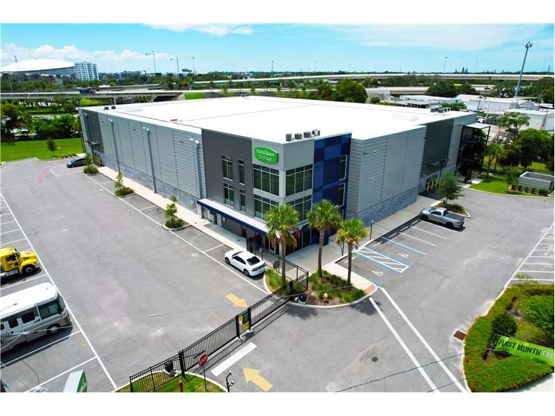 Extra Space Storage facility on 1650 7th Ave N - St Petersburg, FL
