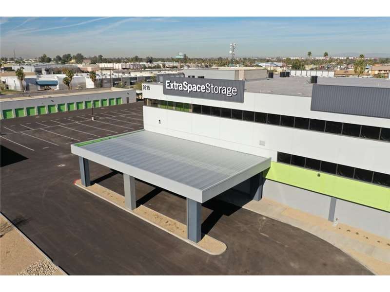Extra Space Storage facility on 3615 N 27th Ave - Phoenix, AZ