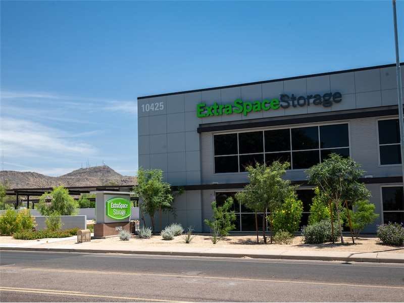 Extra Space Storage facility on 10425 N 25th Ave - Phoenix, AZ