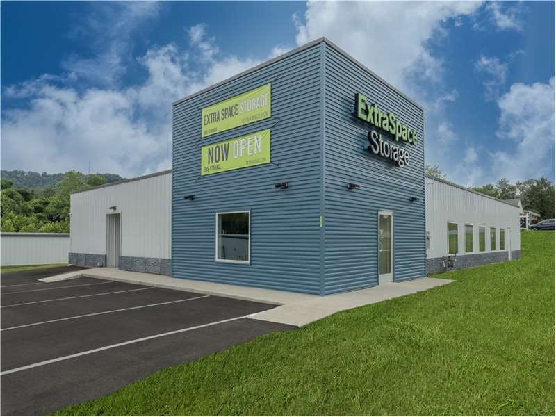 Extra Space Storage facility on 5223 Grant Line Rd - New Albany, IN
