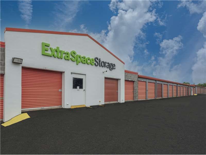 Extra Space Storage facility on 4526 Daly Dr - Chantilly, VA
