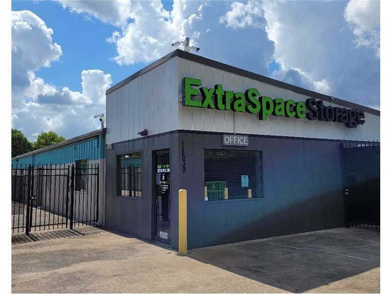 Extra Space Storage facility on 11539 Canemont St - Houston, TX