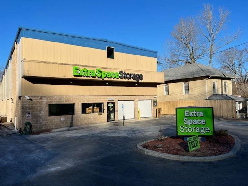 Extra Space Storage facility on 1337 Saw Mill River Rd - Hastings-On-Hudson, NY