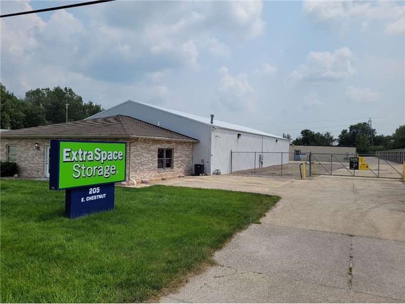 Extra Space Storage facility on 205 E Chestnut St - Bondville, IL
