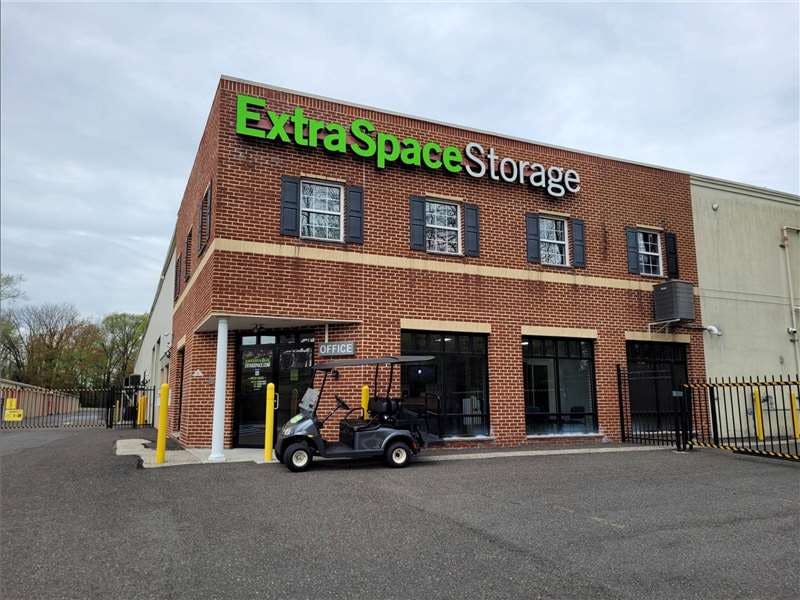 Extra Space Storage facility on 800 Route 206 - Bordentown, NJ