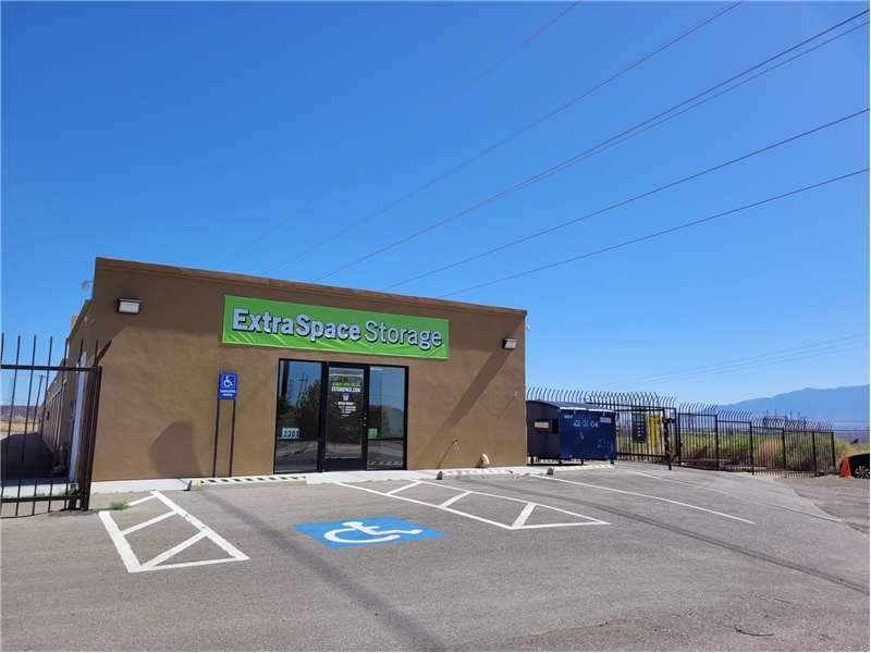 Extra Space Storage facility on 2301 Vista Oriente St NW - Albuquerque, NM