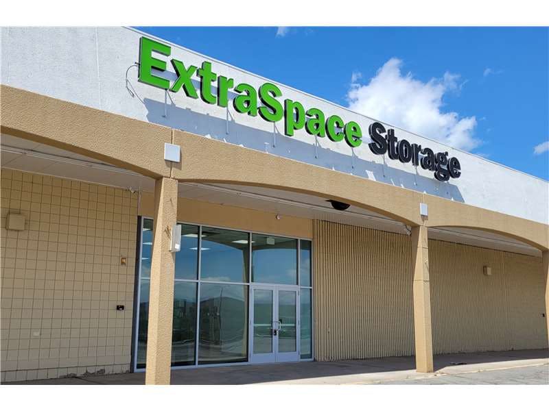 Extra Space Storage facility on 1011 Scranton Carbondale Hwy - Scranton, PA