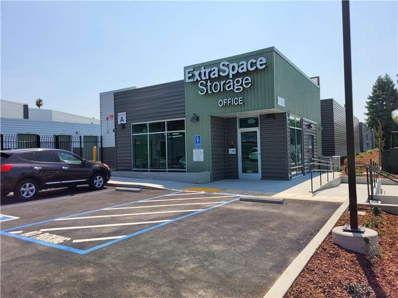 Extra Space Storage facility on 2622 Moraga Rd - San Pablo, CA