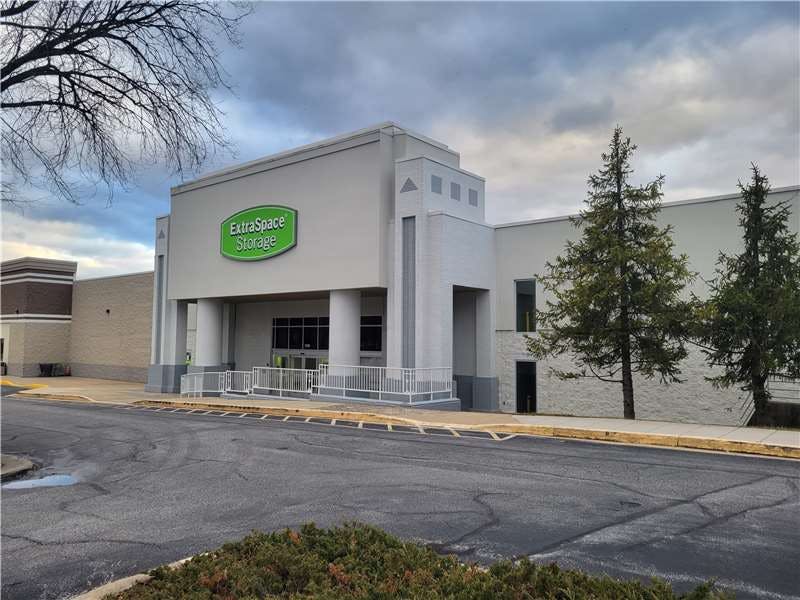 Extra Space Storage facility on 10300 Reisterstown Rd - Owings Mills, MD