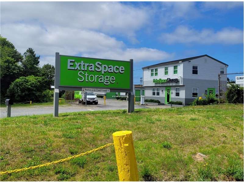 Extra Space Storage facility on 630 MacArthur Blvd - Pocasset, MA