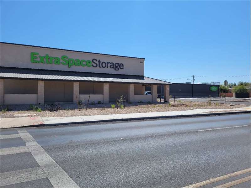 Extra Space Storage facility on 2538 N Country Club Rd - Tucson, AZ