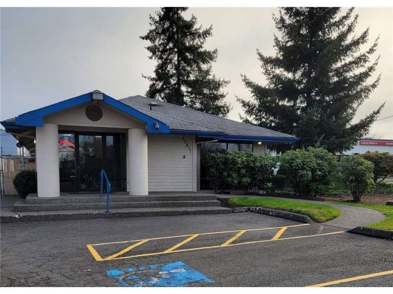 Extra Space Storage facility on 17811 Bothell Everett Hwy - Mill Creek, WA