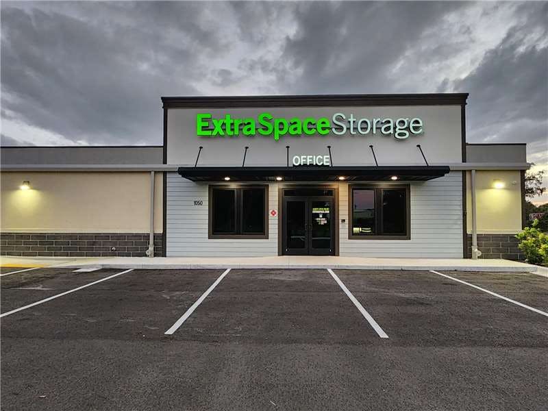 Extra Space Storage facility on 1050 Clearmont St NE - Palm Bay, FL