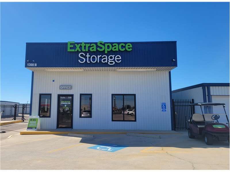 Extra Space Storage facility on 1300 W Stan Schlueter Loop - Killeen, TX