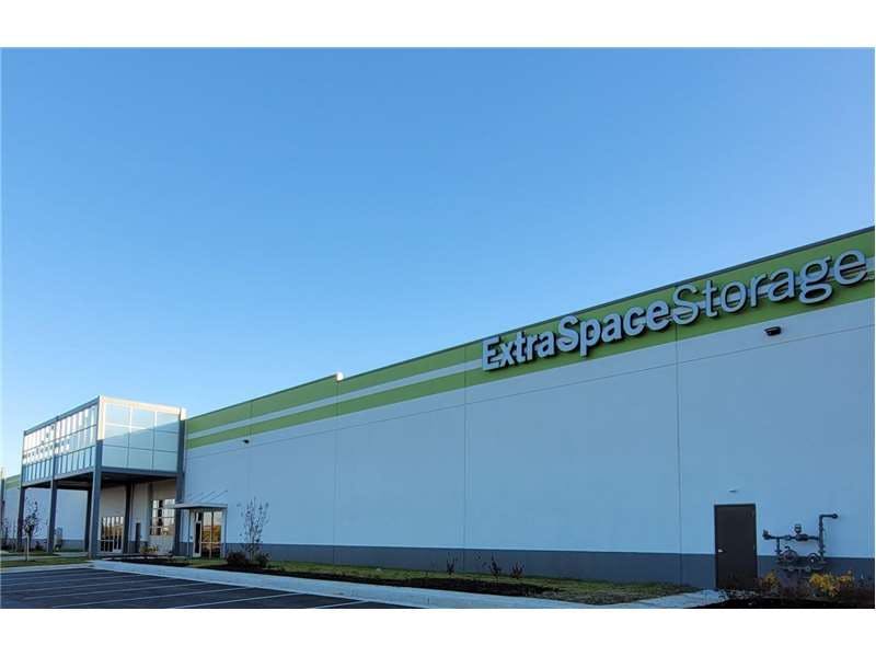 Extra Space Storage facility on 10621 Philadelphia Rd - White Marsh, MD