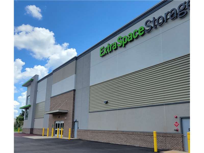 Extra Space Storage facility on 3679 Airport Blvd - Mobile, AL