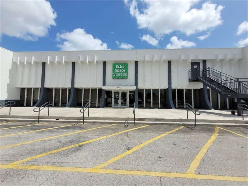 Extra Space Storage facility on 8600 NW South River Dr - Medley, FL