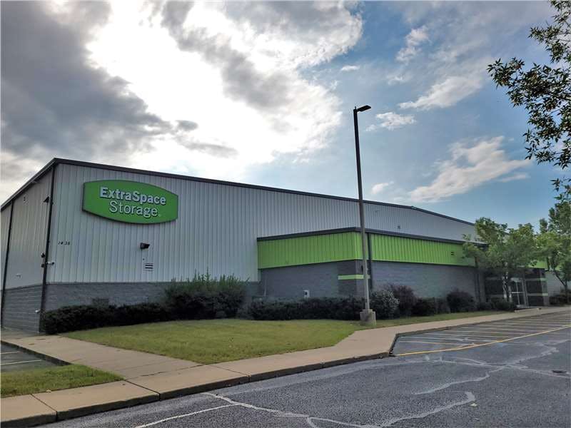 Extra Space Storage facility on 1435 University Drive Ct - Granger, IN
