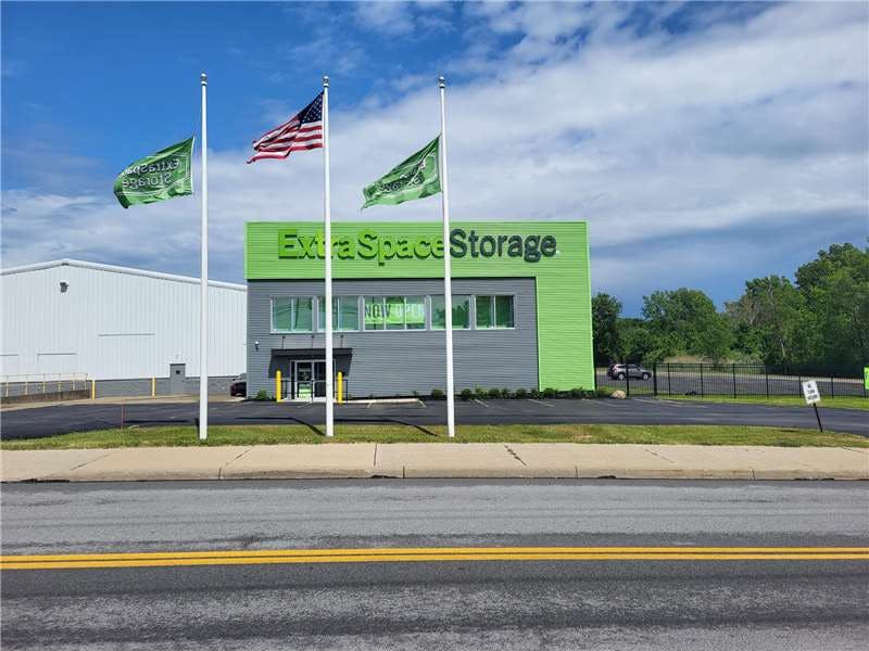 Extra Space Storage facility on 1300 East St - Fairport Harbor, OH