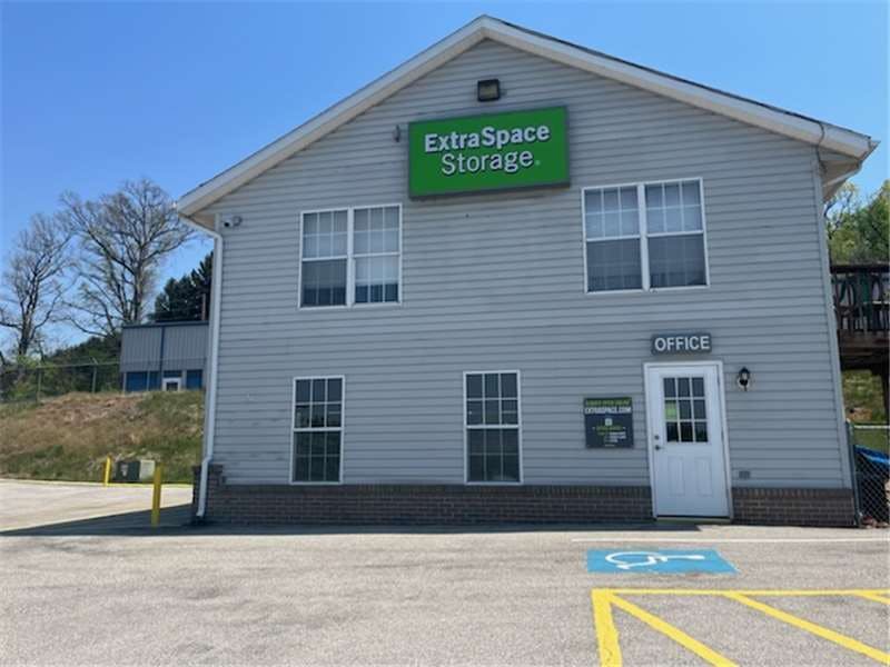 Extra Space Storage facility on 2199 Parklyn Dr - York, PA